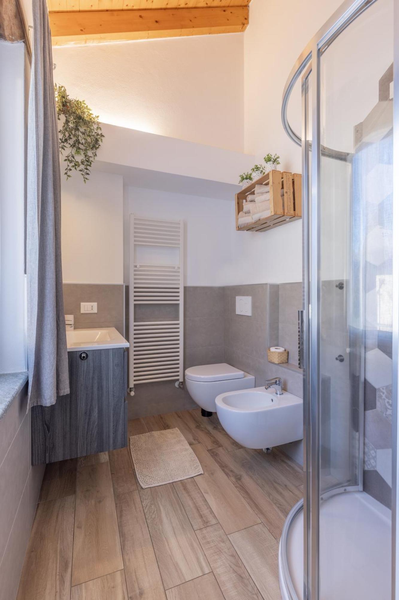 Il Riccio Di Ricciano Bed & Breakfast Casale Corte Cerro Ngoại thất bức ảnh